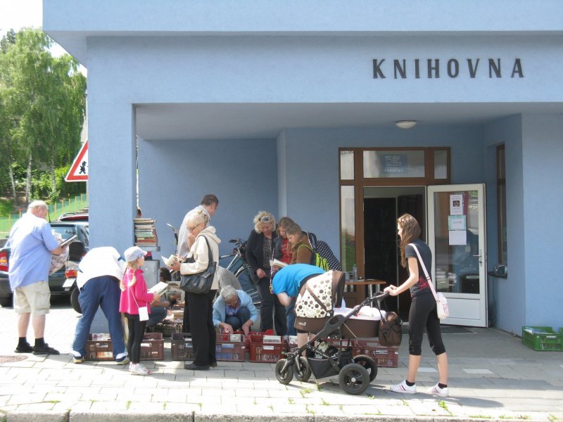 MAŘATICKÝ knižní bazar